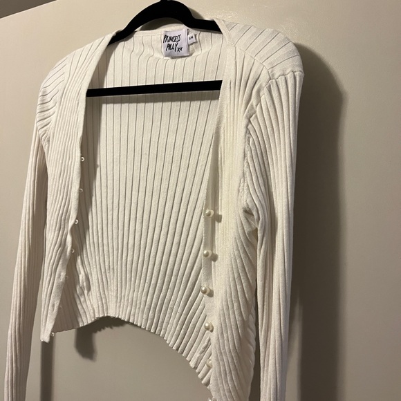 Princess Polly pearl button up sweater - Picture 2 of 5